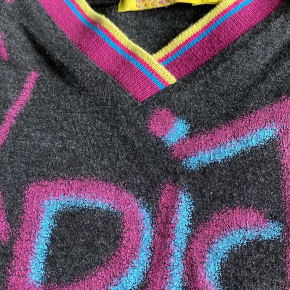 Christian LaCroix Bazar kids sweater with Graffiti ‘spray paint’, sz 8 - Picture 6 of 6